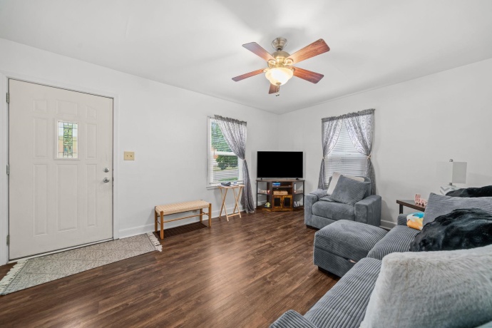 815 20th, ROCKFORD, Illinois 61104, 2 Bedrooms Bedrooms, ,1 BathroomBathrooms,House,For Sale,20th,202604641