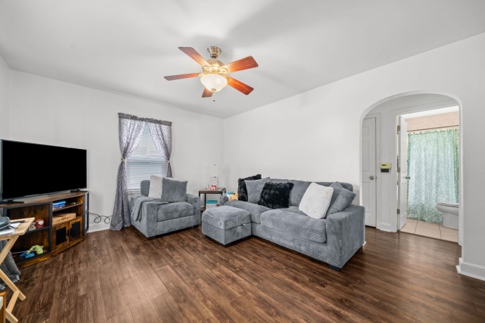815 20th, ROCKFORD, Illinois 61104, 2 Bedrooms Bedrooms, ,1 BathroomBathrooms,House,For Sale,20th,202604641