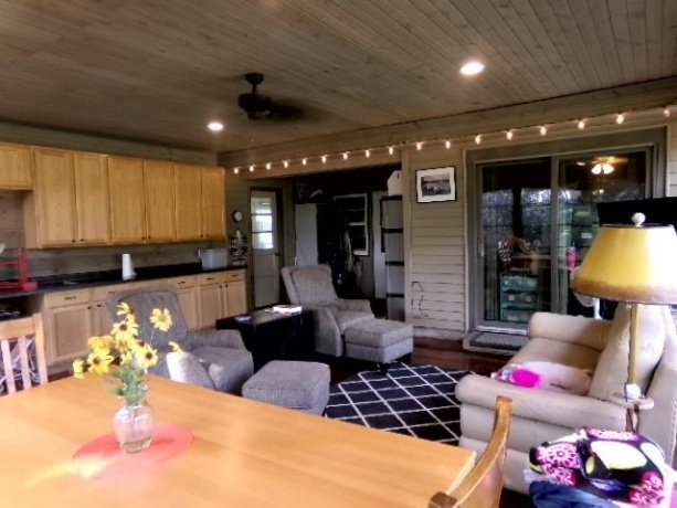 1104 Benson Blvd., FREEPORT, Illinois 61032, 2 Bedrooms Bedrooms, ,2 BathroomsBathrooms,House,For Sale,Benson Blvd.,202604646