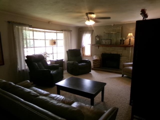 1104 Benson Blvd., FREEPORT, Illinois 61032, 2 Bedrooms Bedrooms, ,2 BathroomsBathrooms,House,For Sale,Benson Blvd.,202604646