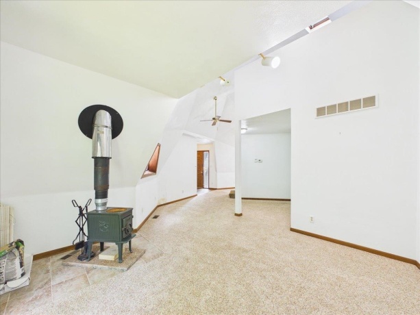 1636 Larchmont, DAVIS, Illinois 61019, 2 Bedrooms Bedrooms, ,1 BathroomBathrooms,House,For Sale,Larchmont,202604651
