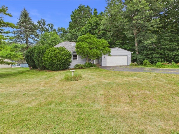 1636 Larchmont, DAVIS, Illinois 61019, 2 Bedrooms Bedrooms, ,1 BathroomBathrooms,House,For Sale,Larchmont,202604651