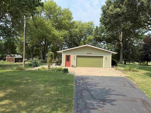 2282 Shepard, FREEPORT, Illinois 61032, 3 Bedrooms Bedrooms, ,2 BathroomsBathrooms,House,For Sale,Shepard,202604652