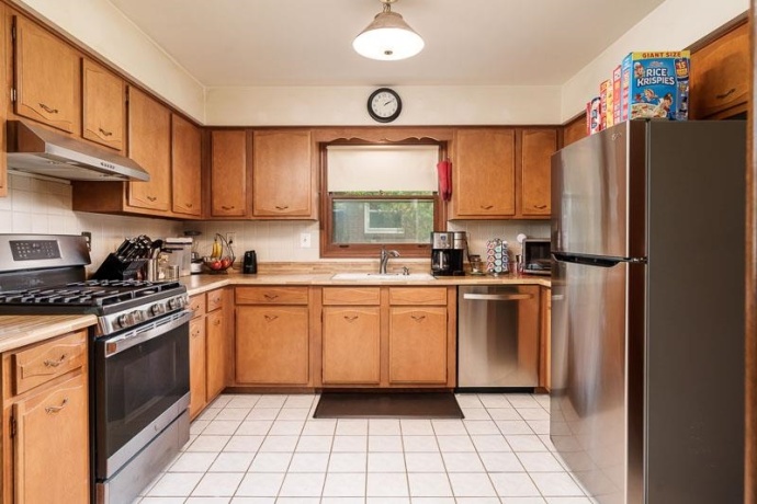 2212 Silverhorn, ROCKFORD, Illinois 61107, 3 Bedrooms Bedrooms, ,2 BathroomsBathrooms,House,For Sale,Silverhorn,202604653