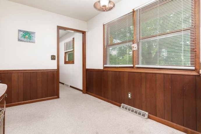 2212 Silverhorn, ROCKFORD, Illinois 61107, 3 Bedrooms Bedrooms, ,2 BathroomsBathrooms,House,For Sale,Silverhorn,202604653