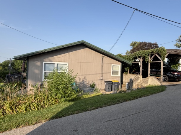 411 Sycamore, ELIZABETH, Illinois 61028, ,2 Units,For Sale,Sycamore,202604663
