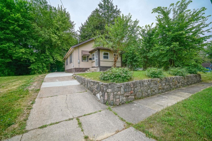 136 Lexington, ROCKFORD, Illinois 61102, 3 Bedrooms Bedrooms, ,1 BathroomBathrooms,House,For Sale,Lexington,202604665