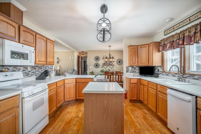 8152 CHARLES, SAVANNA, Illinois 61074, 3 Bedrooms Bedrooms, ,2 BathroomsBathrooms,House,For Sale,CHARLES,202604667