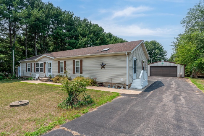 8152 CHARLES, SAVANNA, Illinois 61074, 3 Bedrooms Bedrooms, ,2 BathroomsBathrooms,House,For Sale,CHARLES,202604667