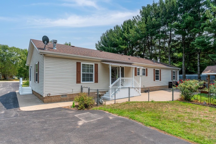 8152 CHARLES, SAVANNA, Illinois 61074, 3 Bedrooms Bedrooms, ,2 BathroomsBathrooms,House,For Sale,CHARLES,202604667