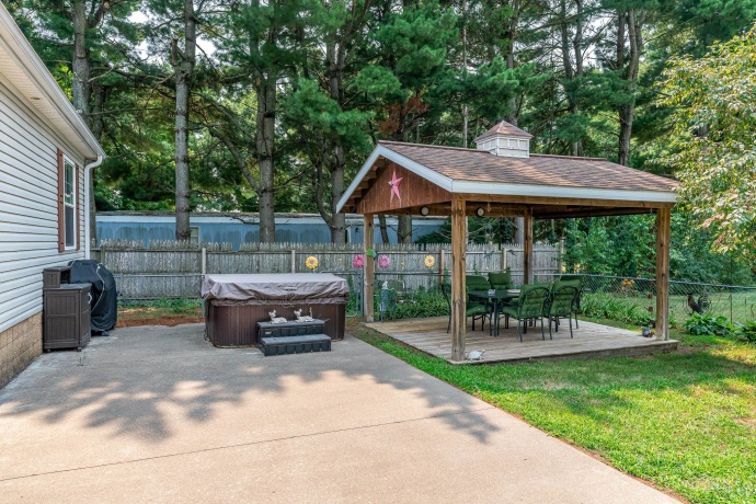 8152 CHARLES, SAVANNA, Illinois 61074, 3 Bedrooms Bedrooms, ,2 BathroomsBathrooms,House,For Sale,CHARLES,202604667