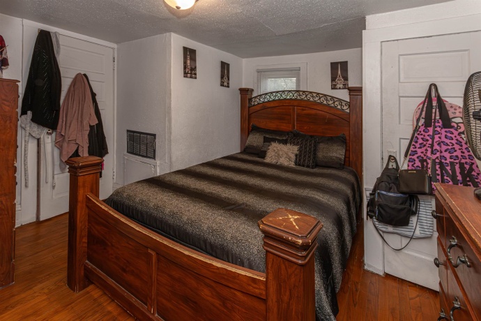 1927 15th, ROCKFORD, Illinois 61104, 2 Bedrooms Bedrooms, ,1 BathroomBathrooms,House,For Sale,15th,202604668