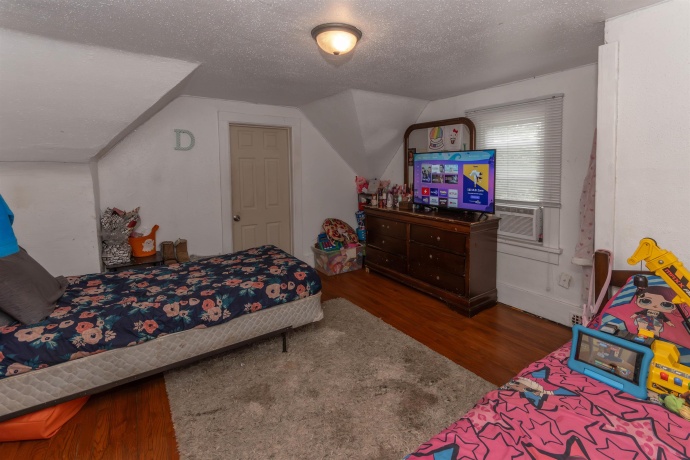 1927 15th, ROCKFORD, Illinois 61104, 2 Bedrooms Bedrooms, ,1 BathroomBathrooms,House,For Sale,15th,202604668