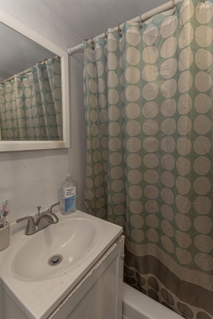 1927 15th, ROCKFORD, Illinois 61104, 2 Bedrooms Bedrooms, ,1 BathroomBathrooms,House,For Sale,15th,202604668