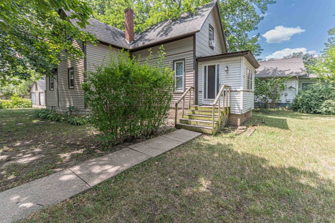 1927 15th, ROCKFORD, Illinois 61104, 2 Bedrooms Bedrooms, ,1 BathroomBathrooms,House,For Sale,15th,202604668