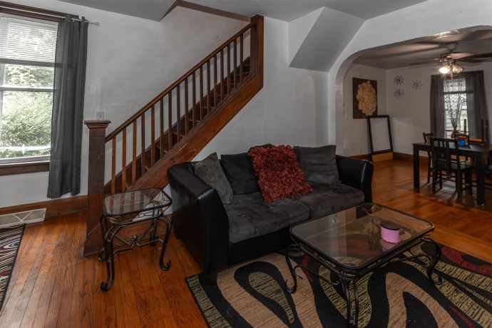 1927 15th, ROCKFORD, Illinois 61104, 2 Bedrooms Bedrooms, ,1 BathroomBathrooms,House,For Sale,15th,202604668