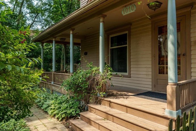 1010 Center, ELGIN, Illinois 60120, 4 Bedrooms Bedrooms, ,2 BathroomsBathrooms,House,For Sale,Center,202604673
