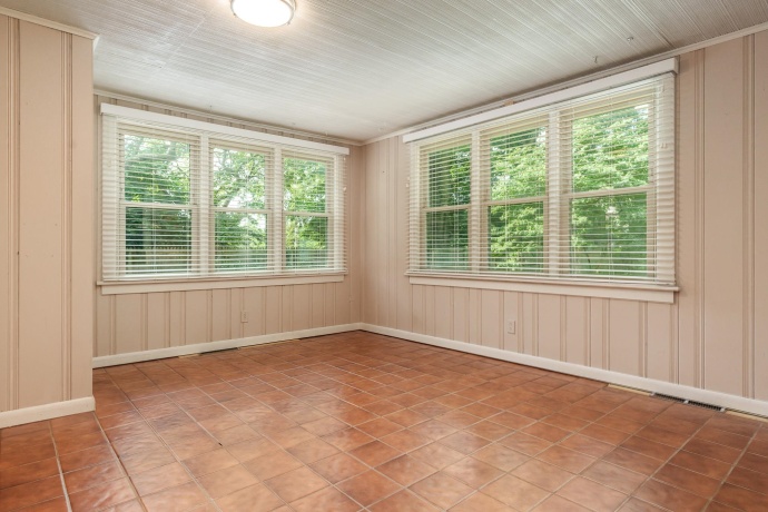 1010 Center, ELGIN, Illinois 60120, 4 Bedrooms Bedrooms, ,2 BathroomsBathrooms,House,For Sale,Center,202604673