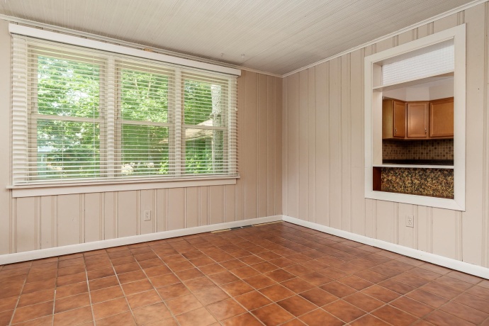1010 Center, ELGIN, Illinois 60120, 4 Bedrooms Bedrooms, ,2 BathroomsBathrooms,House,For Sale,Center,202604673