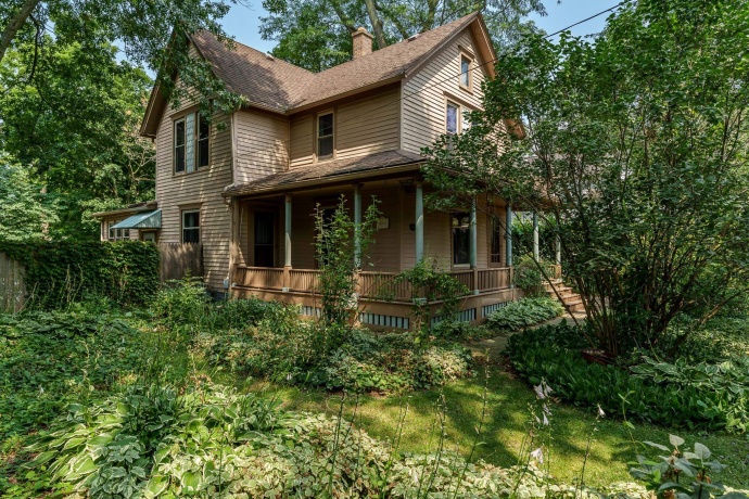 1010 Center, ELGIN, Illinois 60120, 4 Bedrooms Bedrooms, ,2 BathroomsBathrooms,House,For Sale,Center,202604673