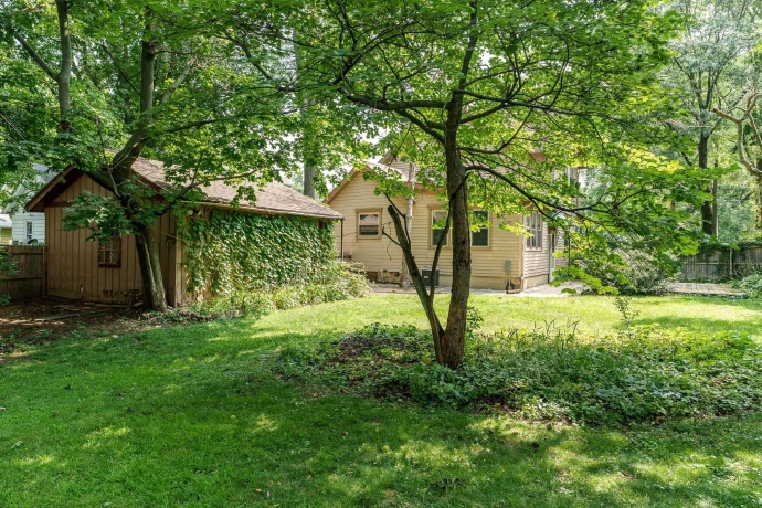 1010 Center, ELGIN, Illinois 60120, 4 Bedrooms Bedrooms, ,2 BathroomsBathrooms,House,For Sale,Center,202604673