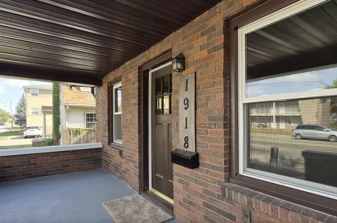 1918 Auburn, ROCKFORD, Illinois 61103, 3 Bedrooms Bedrooms, ,1 BathroomBathrooms,House,For Sale,Auburn,202604674
