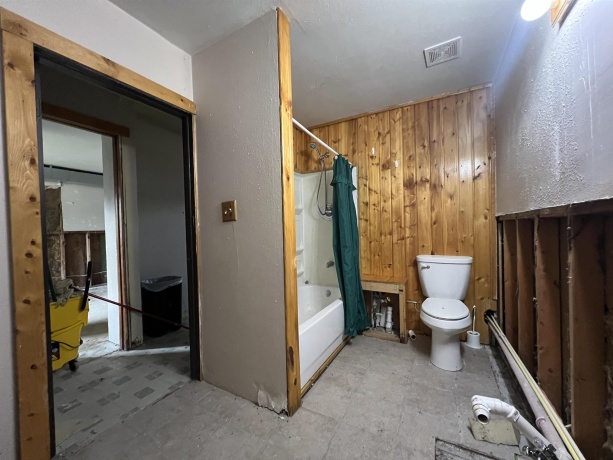 101 Main, LEAF RIVER, Illinois 61047, 2 Bedrooms Bedrooms, ,1 BathroomBathrooms,House,For Sale,Main,202604675
