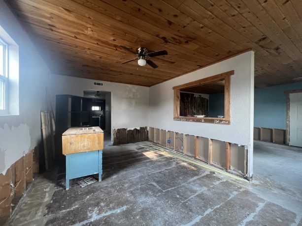 101 Main, LEAF RIVER, Illinois 61047, 2 Bedrooms Bedrooms, ,1 BathroomBathrooms,House,For Sale,Main,202604675