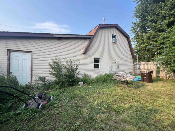 101 Main, LEAF RIVER, Illinois 61047, 2 Bedrooms Bedrooms, ,1 BathroomBathrooms,House,For Sale,Main,202604675