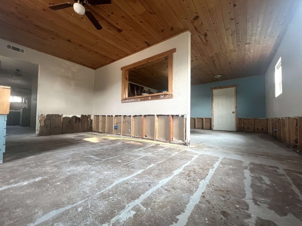 101 Main, LEAF RIVER, Illinois 61047, 2 Bedrooms Bedrooms, ,1 BathroomBathrooms,House,For Sale,Main,202604675