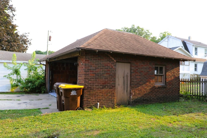 812 Locust, FREEPORT, Illinois 61032, 4 Bedrooms Bedrooms, ,1 BathroomBathrooms,House,For Sale,Locust,202604679