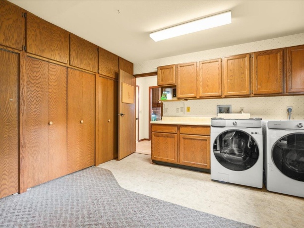 3222 Silver Ridge, OREGON, Illinois 61061, 4 Bedrooms Bedrooms, ,3 BathroomsBathrooms,House,For Sale,Silver Ridge,202604680