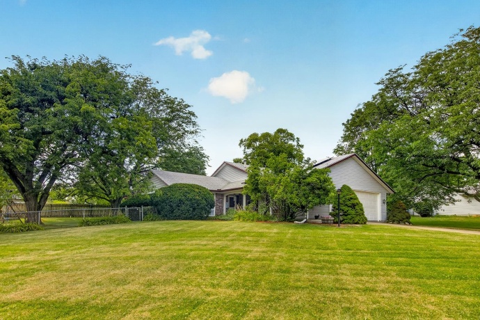 8586 YELLOWSTONE, BYRON, Illinois 61010, 3 Bedrooms Bedrooms, ,2 BathroomsBathrooms,House,For Sale,YELLOWSTONE,202604681