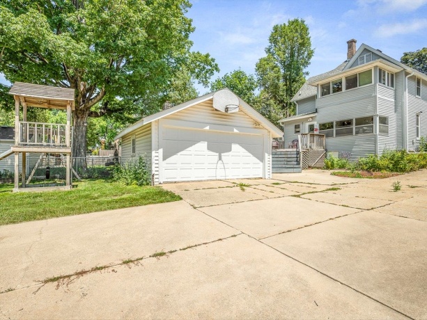 332 London, ROCKFORD, Illinois 61107, 3 Bedrooms Bedrooms, ,2 BathroomsBathrooms,House,For Sale,London,202604152
