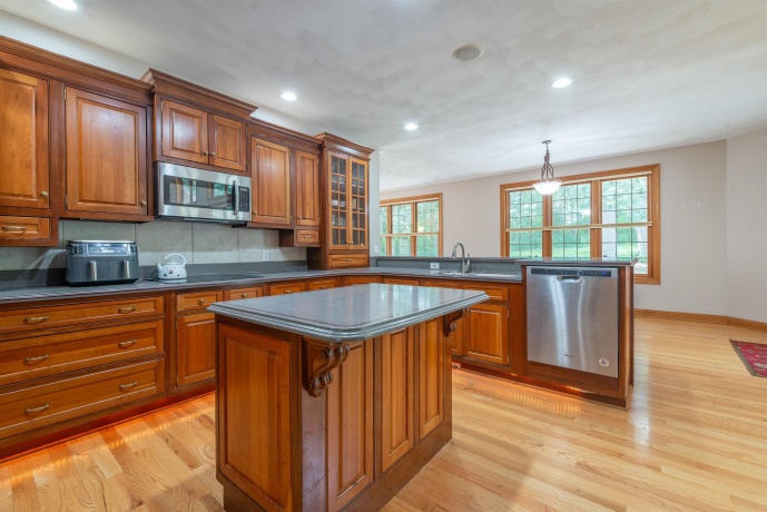 3285 Forest, FREEPORT, Illinois 61032, 4 Bedrooms Bedrooms, ,4 BathroomsBathrooms,House,For Sale,Forest,202604686