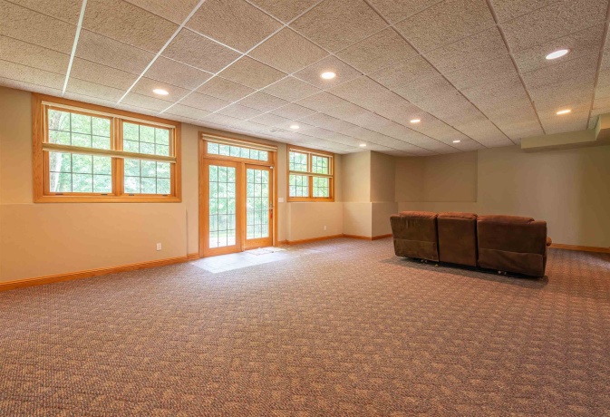 3285 Forest, FREEPORT, Illinois 61032, 4 Bedrooms Bedrooms, ,4 BathroomsBathrooms,House,For Sale,Forest,202604686