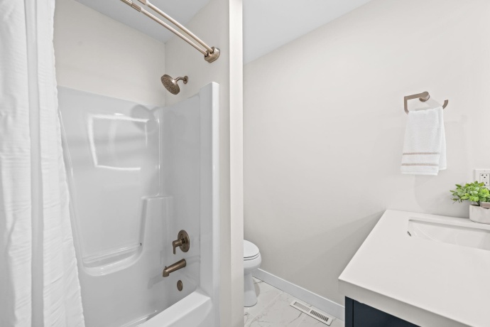 3210 Piper, ROCKFORD, Illinois 61114, 3 Bedrooms Bedrooms, ,3 BathroomsBathrooms,House,For Sale,Piper,202604687