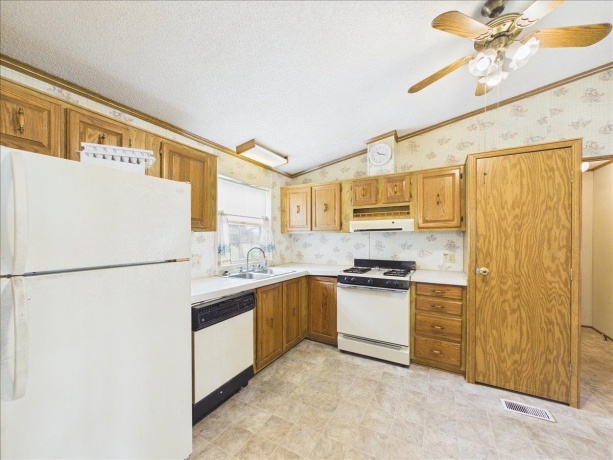 933 Micole, BELVIDERE, Illinois 61008, 3 Bedrooms Bedrooms, ,2 BathroomsBathrooms,House,For Sale,Micole,202604691