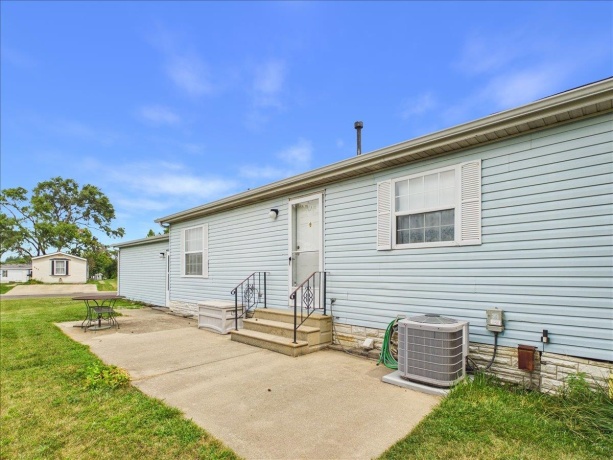 933 Micole, BELVIDERE, Illinois 61008, 3 Bedrooms Bedrooms, ,2 BathroomsBathrooms,House,For Sale,Micole,202604691