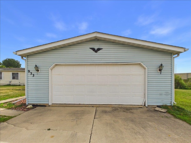 933 Micole, BELVIDERE, Illinois 61008, 3 Bedrooms Bedrooms, ,2 BathroomsBathrooms,House,For Sale,Micole,202604691