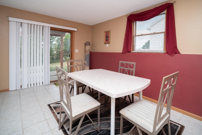 300 Gray Hawk, MACHESNEY PARK, Illinois 61115, 3 Bedrooms Bedrooms, ,3 BathroomsBathrooms,House,For Sale,Gray Hawk,202604556