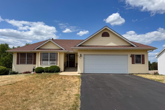 300 Gray Hawk, MACHESNEY PARK, Illinois 61115, 3 Bedrooms Bedrooms, ,3 BathroomsBathrooms,House,For Sale,Gray Hawk,202604556