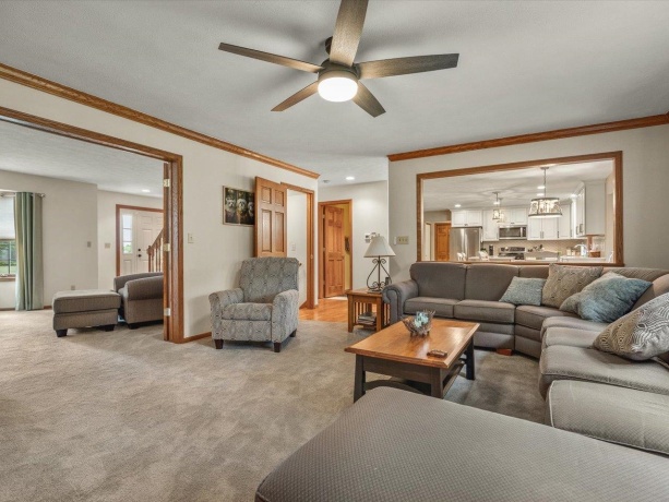 8647 Oakwood Glen, ROCKFORD, Illinois 61108, 4 Bedrooms Bedrooms, ,2 BathroomsBathrooms,House,For Sale,Oakwood Glen,202604692