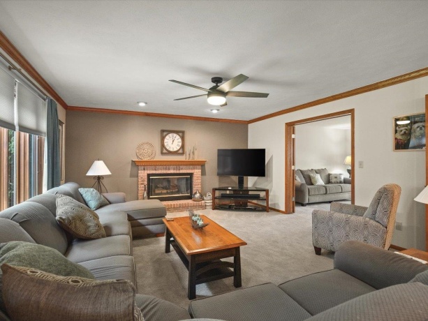 8647 Oakwood Glen, ROCKFORD, Illinois 61108, 4 Bedrooms Bedrooms, ,2 BathroomsBathrooms,House,For Sale,Oakwood Glen,202604692