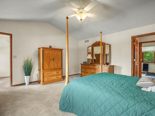 8647 Oakwood Glen, ROCKFORD, Illinois 61108, 4 Bedrooms Bedrooms, ,2 BathroomsBathrooms,House,For Sale,Oakwood Glen,202604692