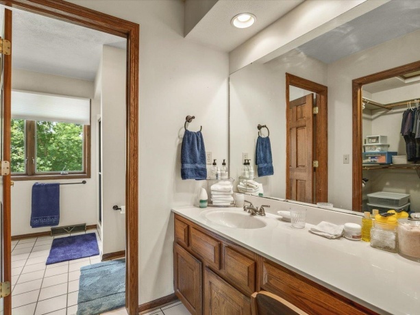8647 Oakwood Glen, ROCKFORD, Illinois 61108, 4 Bedrooms Bedrooms, ,2 BathroomsBathrooms,House,For Sale,Oakwood Glen,202604692