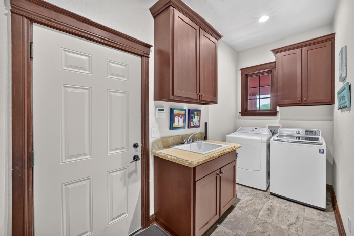 6871 Montague, ROCKFORD, Illinois 61102, 4 Bedrooms Bedrooms, ,4 BathroomsBathrooms,House,For Sale,Montague,202604696
