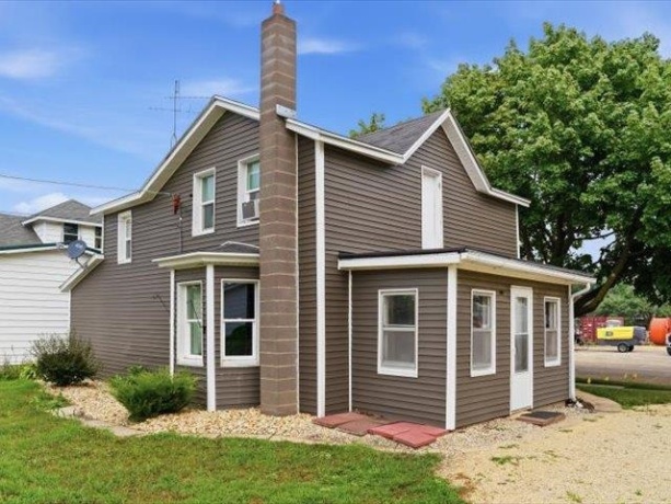 322 Carrol, LANARK, Illinois 61046, 4 Bedrooms Bedrooms, ,2 BathroomsBathrooms,House,For Sale,Carrol,202604697
