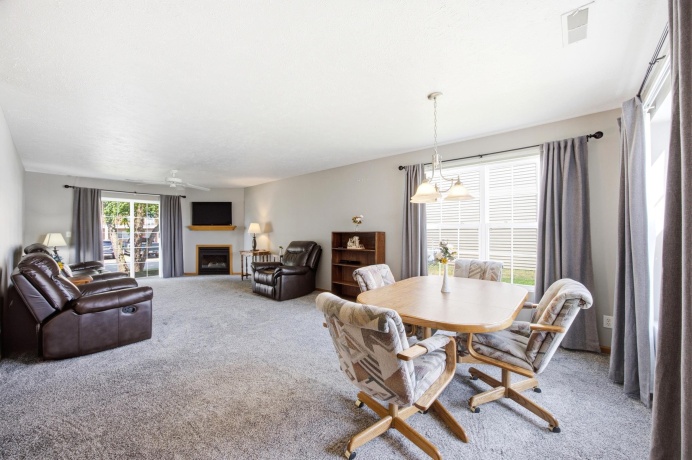 8622 Victory, MACHESNEY PARK, Illinois 61115, 2 Bedrooms Bedrooms, ,2 BathroomsBathrooms,Condominium,For Sale,Victory,202604702