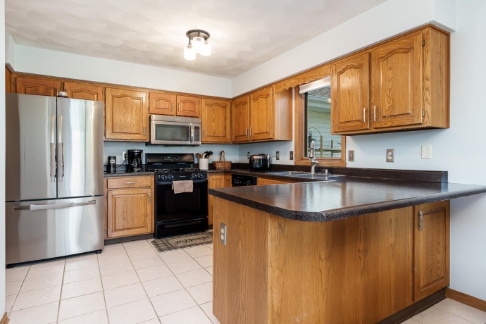 6672 Lindbloom, CHERRY VALLEY, Illinois 61016, 4 Bedrooms Bedrooms, ,3 BathroomsBathrooms,House,For Sale,Lindbloom,202604699